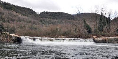 Le Doux, en Ardèche, avant arasement du barrage de Valendy - © DR - Arche Agglo.JPG